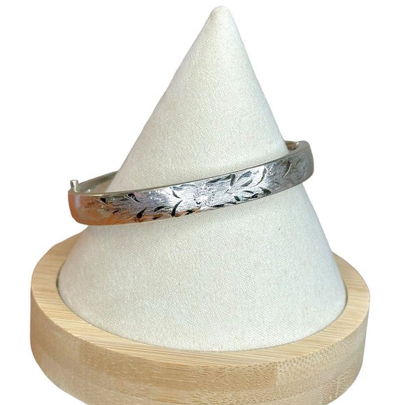 Vintage Etched Floral Silver Tone Bangle Bracelet - Picture 1 of 7